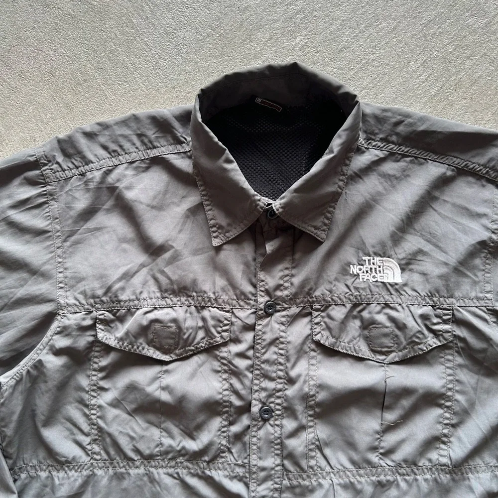 Vintage The North Face Summit Series Button Up Shirt Size Medium Forrest Green